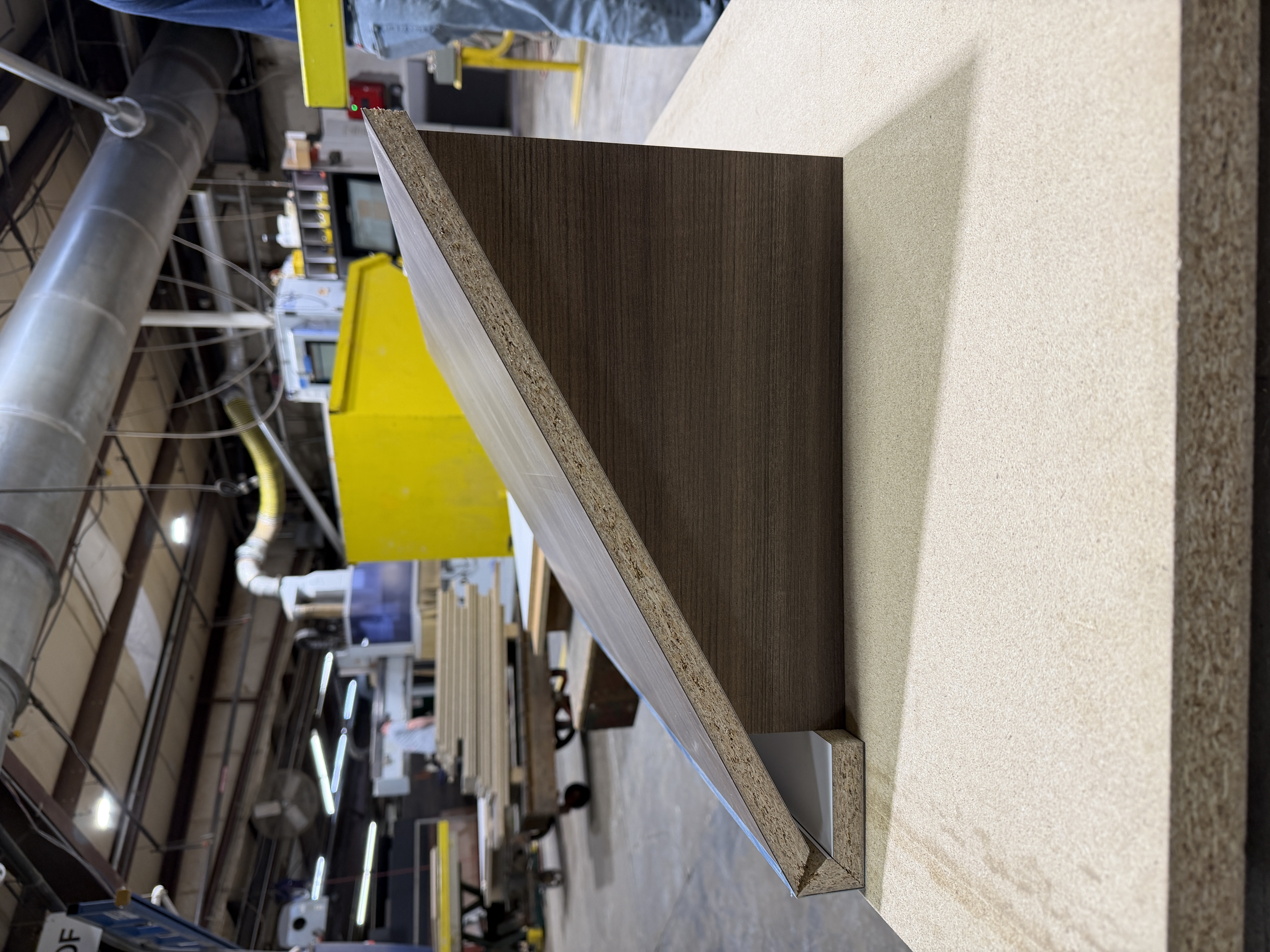 Laminate component with miter folding